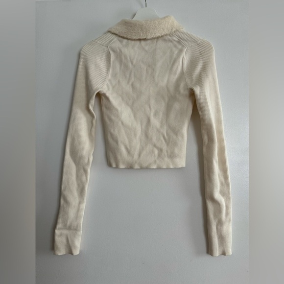 American Eagle‎ Cream Faux Fur Cropped Zipped Sweather Size S - Picture 4 of 5